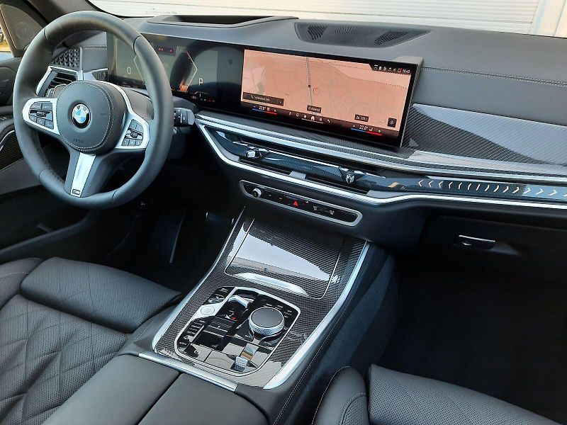 BMW X5 (2026) xDrive 30d M Sport - fotka 16 z 17