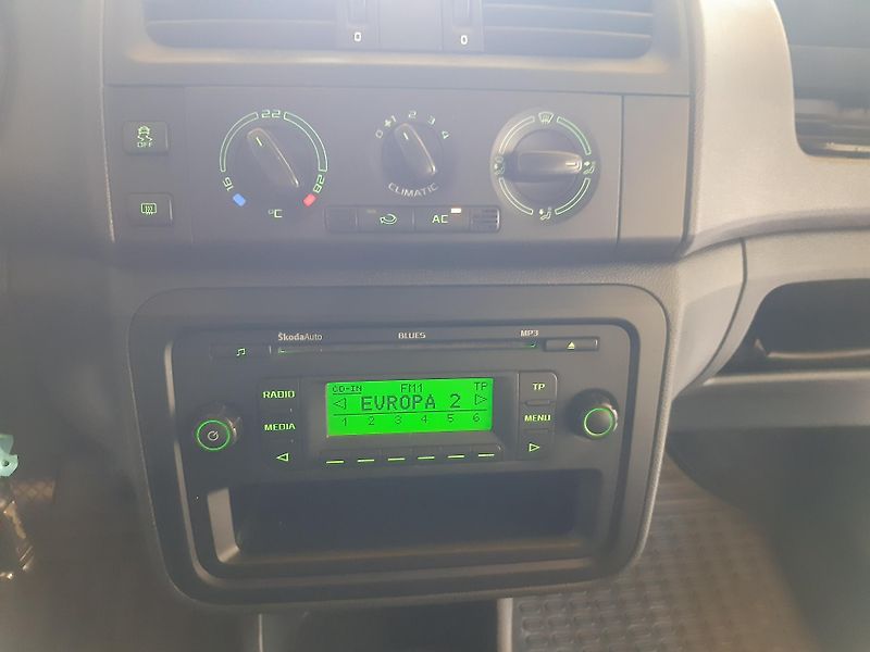 Škoda Fabia 1.2 TSI KLIMA ESP - fotka 10 z 18