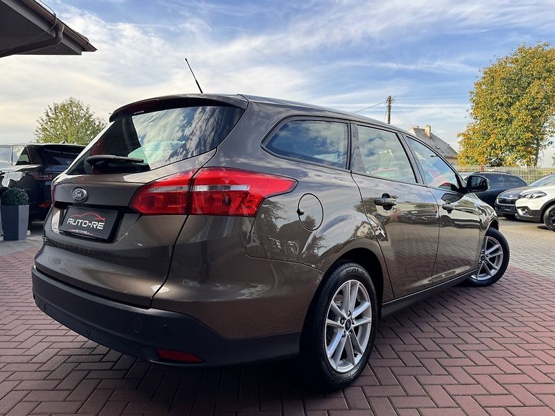 Ford Focus (2017) 1.6 Ti-VCT Digi Klima Tempomat - fotka 2 z 45