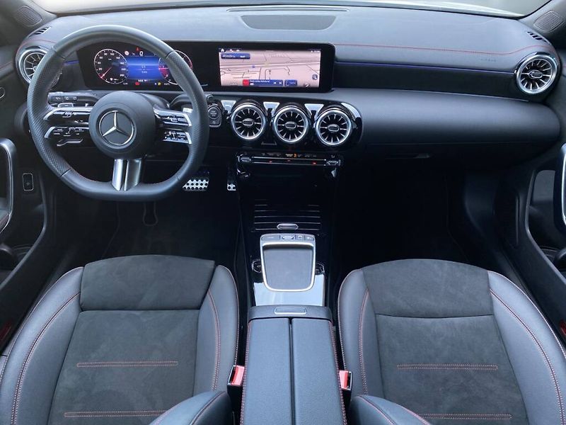 Mercedes-Benz CLA (2025) 180 d Shooting Brake - fotka 12 z 28
