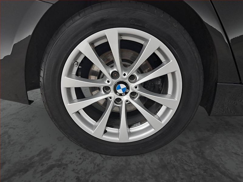 BMW Řada 3 (2018) 318 d, Serv.kniha, Tempomat - fotka 15 z 18