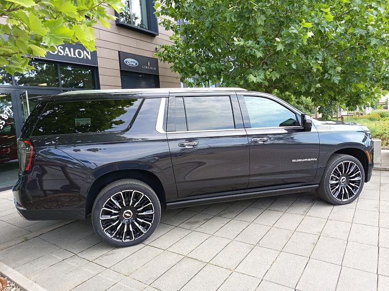 Chevrolet Suburban (2026) High Country 2026,AWD,kola 24