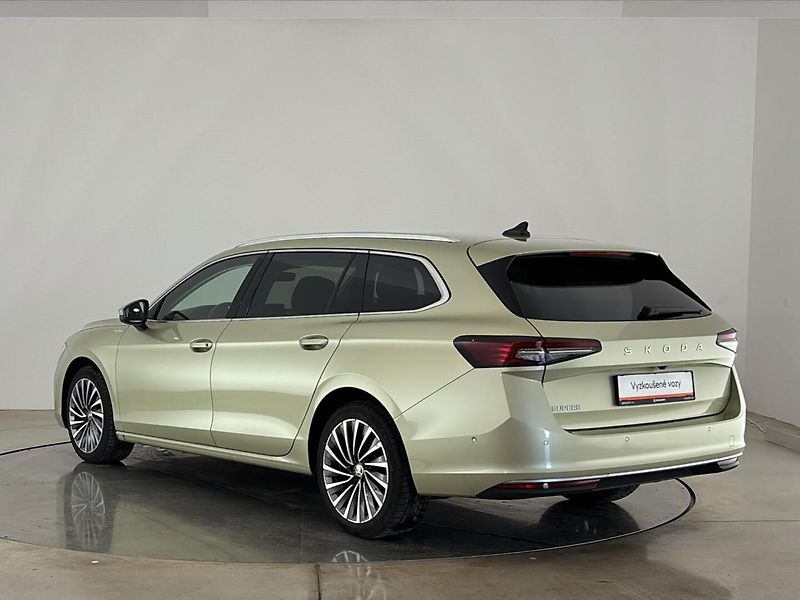 Škoda Superb Laurin & Klement DSG - fotka 15 z 32