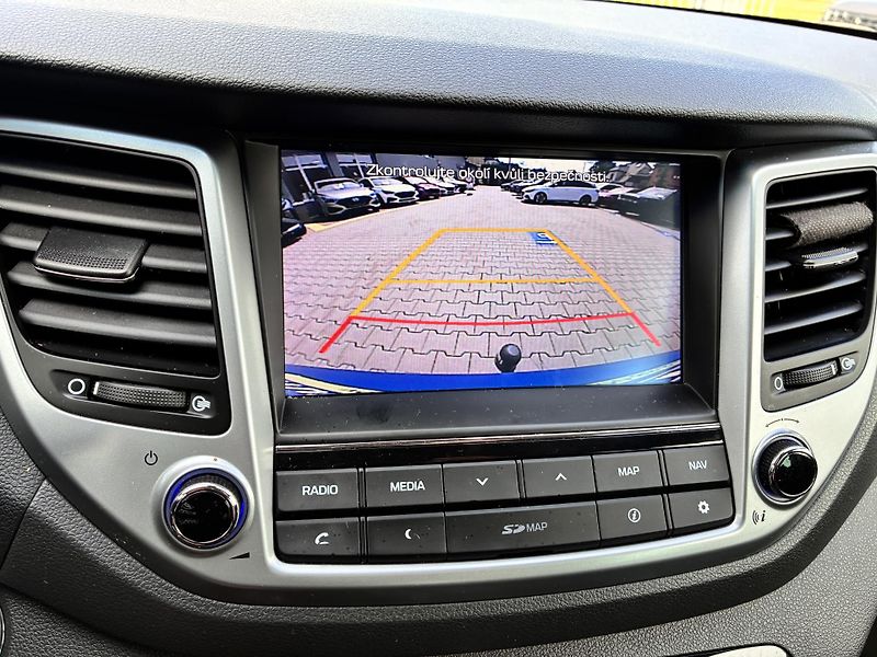 Hyundai Tucson 4x4, STYLE,TAŽNÉ,1.MAJITEL - fotka 18 z 26