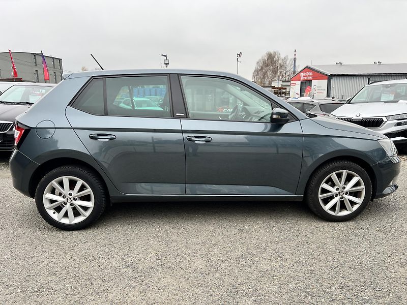 Škoda Fabia JOY 1.0MPi 55kw KLIMA NAVI ALU - fotka 8 z 47