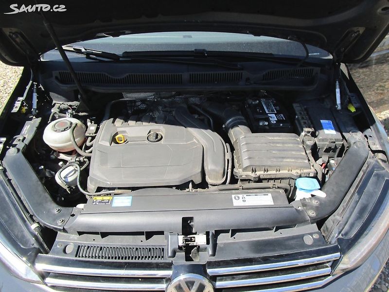 Volkswagen Touran 1,5TSI-110KW-7-MÍSTNÝ-NOVÁ STK - fotka 28 z 28