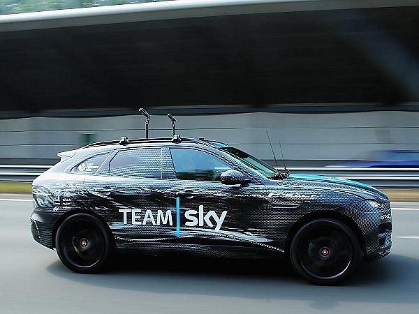 Jaguar F-Pace.