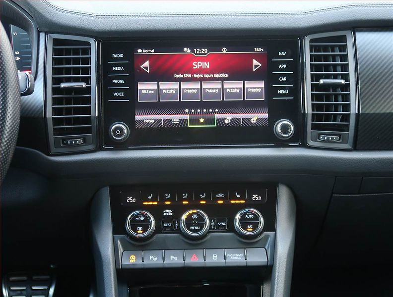Škoda Kodiaq (2023) Sportline 2.0 TSI - fotka 12 z 27