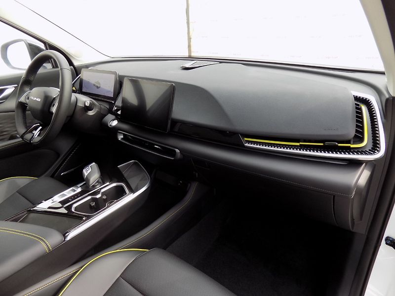 BAIC X5 (2025) 1.5T/AT/Pixel-Led/PANO/DPH/ - fotka 16 z 38
