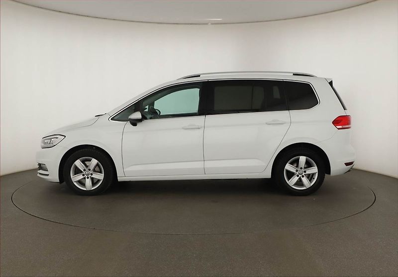 Volkswagen Touran (2016) Highline 2.0 TDI, Automat - fotka 3 z 17