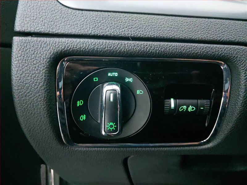 Škoda Superb (2012) Ambition 2.0 TDI, Tempomat - fotka 15 z 15