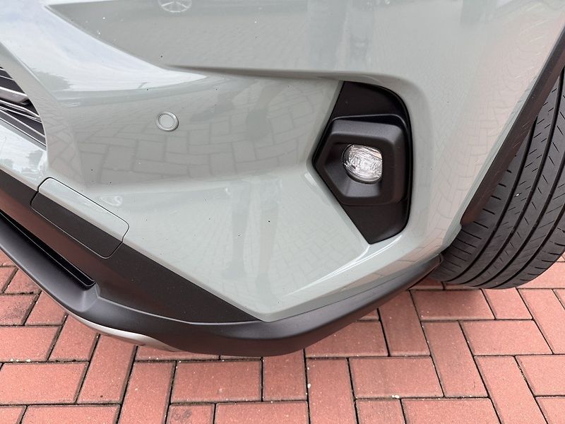 Toyota RAV4 (2023) 2.5HSD 4WD Hybrid Executive - fotka 36 z 50