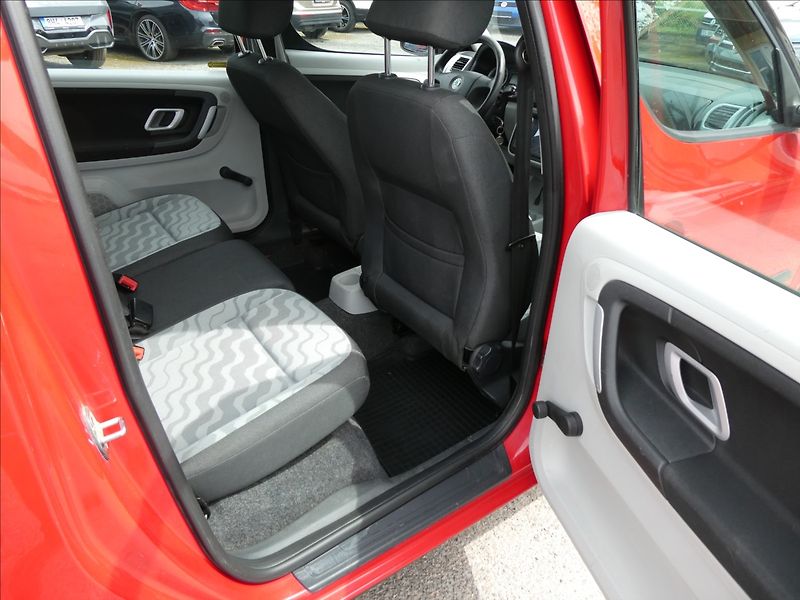 Škoda Roomster 1,9 TDi 77kW,ČR,2.majitel,klim - fotka 20 z 39