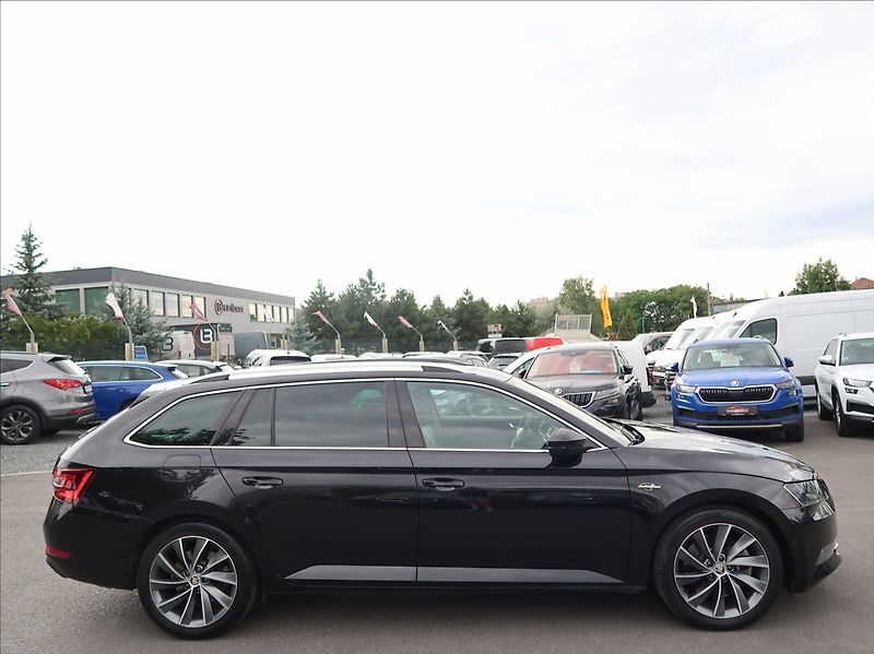 Škoda Superb 2,0 TSi,200kW,NovéČR,L&K,4x4 - fotka 5 z 32