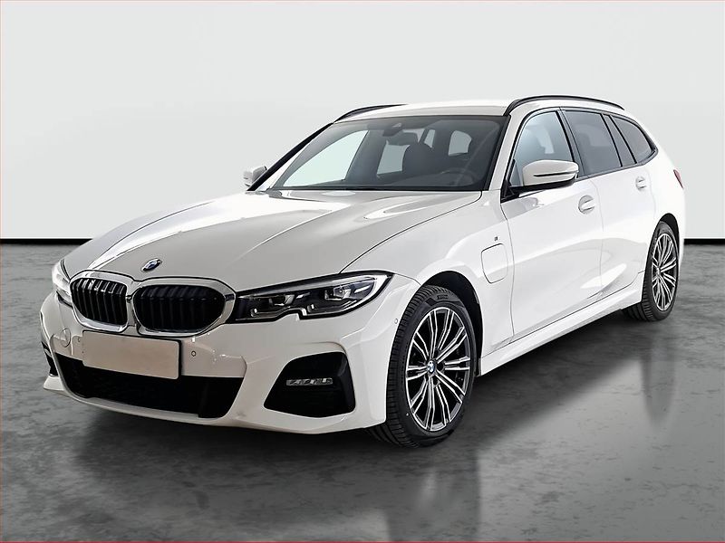BMW Řada 3 (2021) 320 e xDrive - fotka 2 z 25