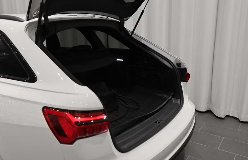 Audi A6 Avant 55 e TFSI Q Tažné Matrix Kam. - fotka 5 z 25