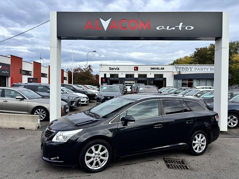 Toyota Avensis 2.2 - fotka 1 z 19
