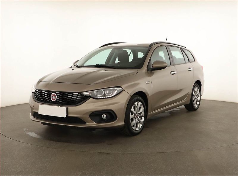Fiat Tipo (2018) 1.6 16V, Automat, ČR,1.maj - fotka 2 z 18