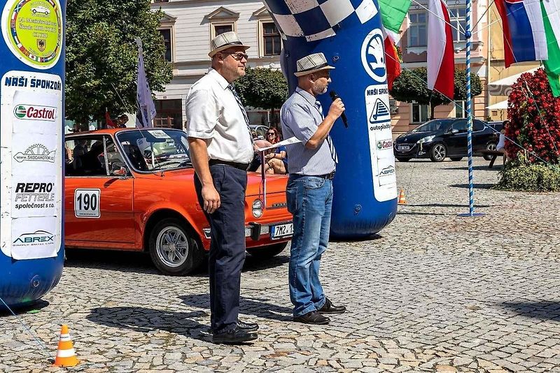 Sraz veteránů Škoda 110R v Uničově