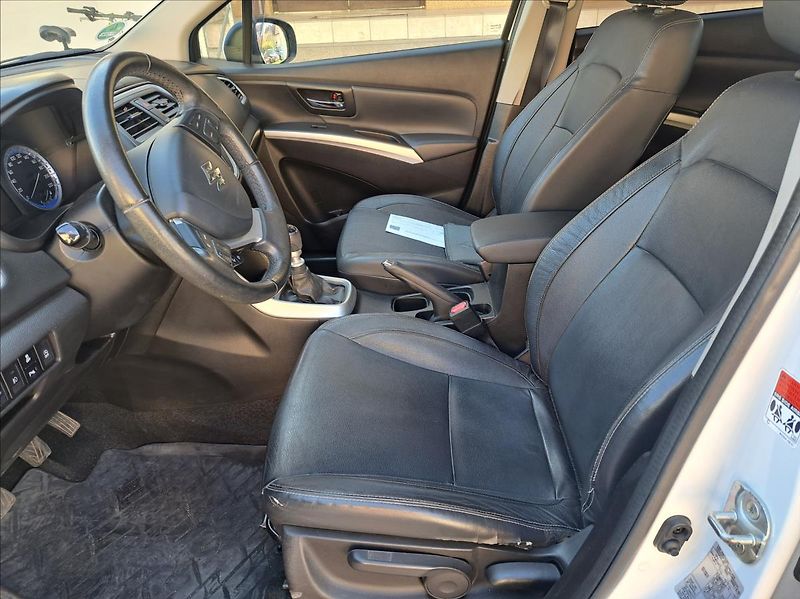 Suzuki SX4 S-Cross 1,6 DDiS - fotka 23 z 58