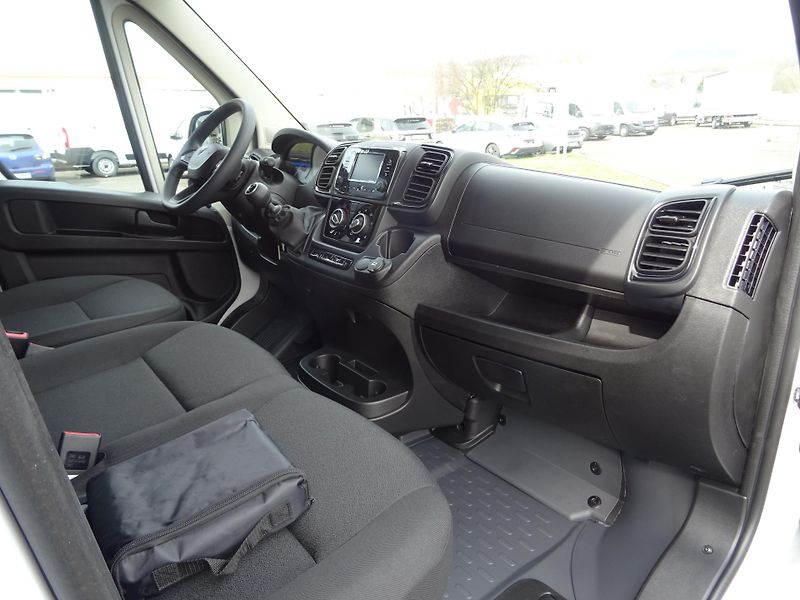 Peugeot Boxer (2026) Furgon L2H1 BHDi 120k MAN6 - fotka 16 z 37