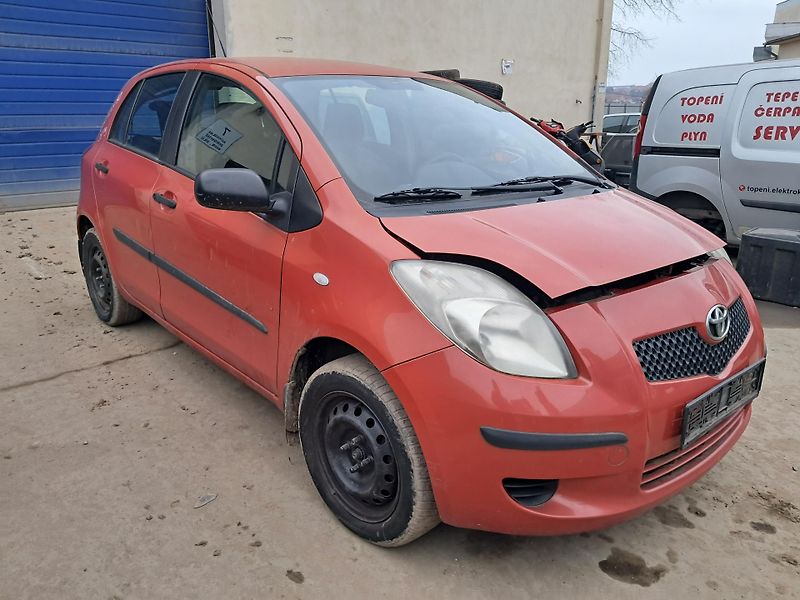 Toyota Yaris (2006) 1.3 64Kw NÁHRADNÍ DÍLY - fotka 3 z 10