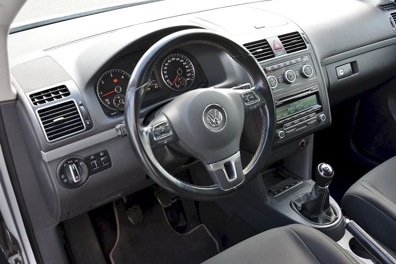 Volkswagen Touran (2014) 2.0 TDI 103 kW Confortline - fotka 7 z 20