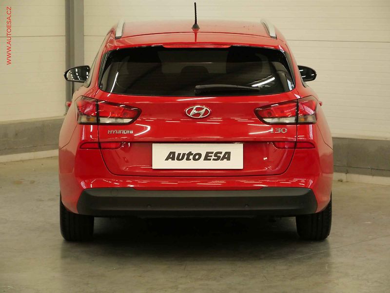 Hyundai i30 (2017) 1.0T-GDi, ČR, AC, temp - fotka 5 z 19