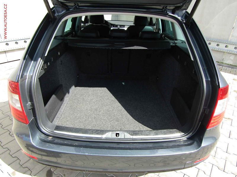 Škoda Superb (2014) 2.0 TDi, ČR, Elegance, DSG - fotka 7 z 21