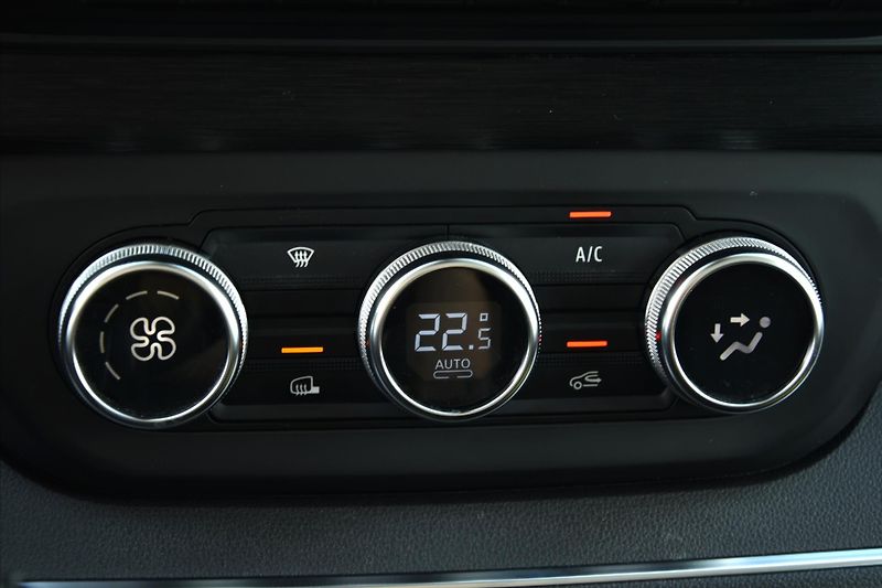 Renault Trafic 2.0 dCi 125kW L2 AUTOMAT 5MÍST - fotka 16 z 23