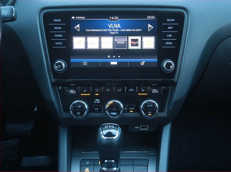 Škoda Octavia (2019) 1.5 TSI, Automat, Tempomat - fotka 12 z 19