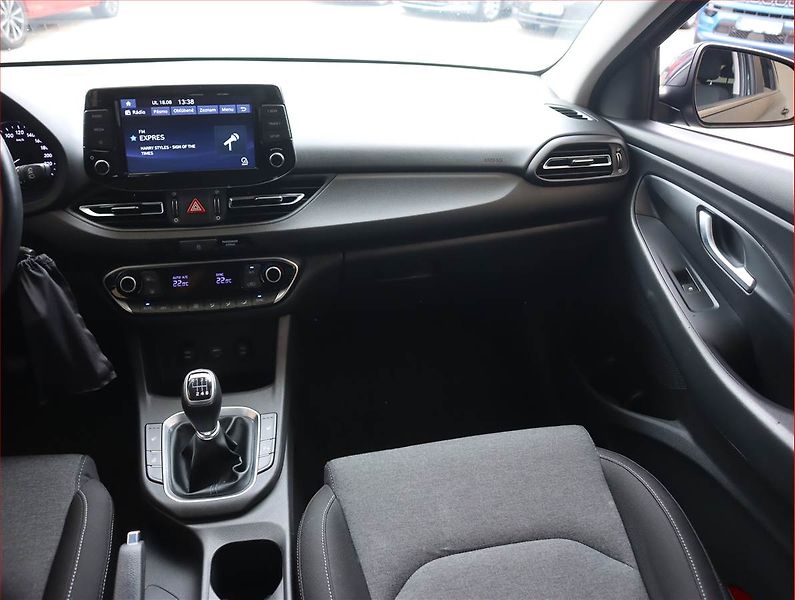 Hyundai i30 (2022) 1.5 DPI, Serv.kniha, Tempomat - fotka 8 z 18