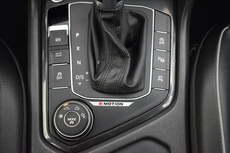 Volkswagen Tiguan 2,0 TDI, DSG,Head Up,Virtual, - fotka 20 z 55