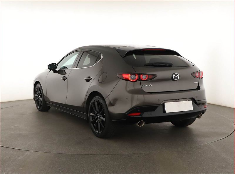 Mazda 3 (2021) 2.0 e-Skyactiv X - fotka 4 z 20