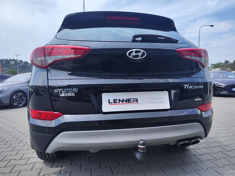 Hyundai Tucson 2.0 CRDI/100kW Style 4x4 - fotka 10 z 36