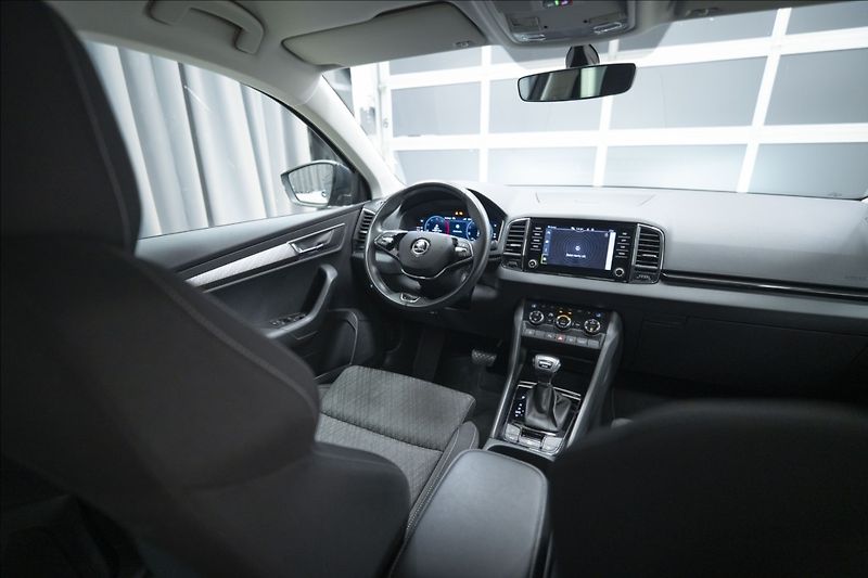 Škoda Karoq 2,0 TDI DSG 4x4 NAVI KAMERA ČR - fotka 12 z 40