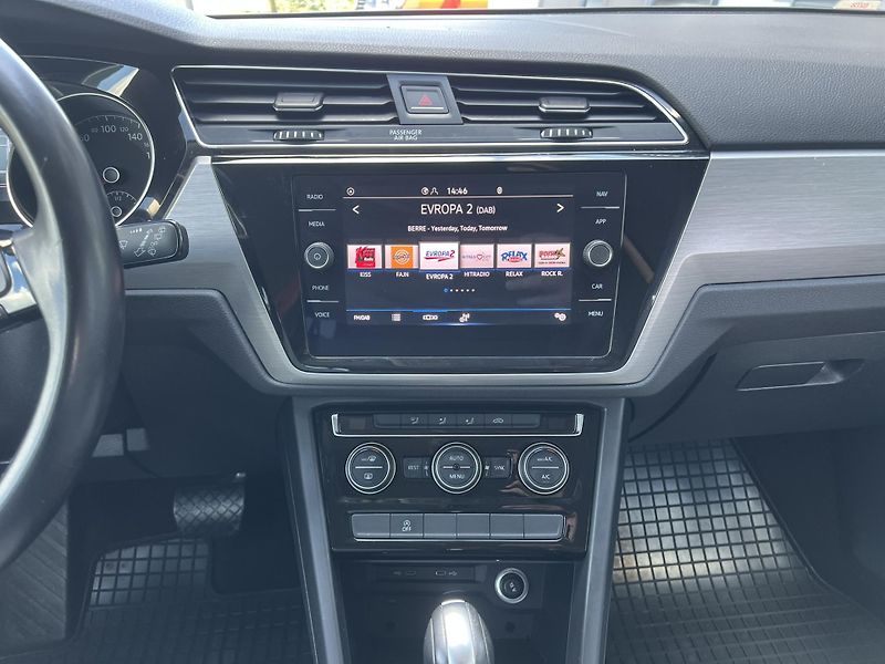 Volkswagen Touran (2021) 1.5 TSI 110KW DSG TAŽNÉ ČRNOVÉ - fotka 13 z 21