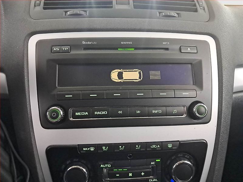 Škoda Octavia (2010) 1.6 TDI, po STK, Tažné - fotka 15 z 18