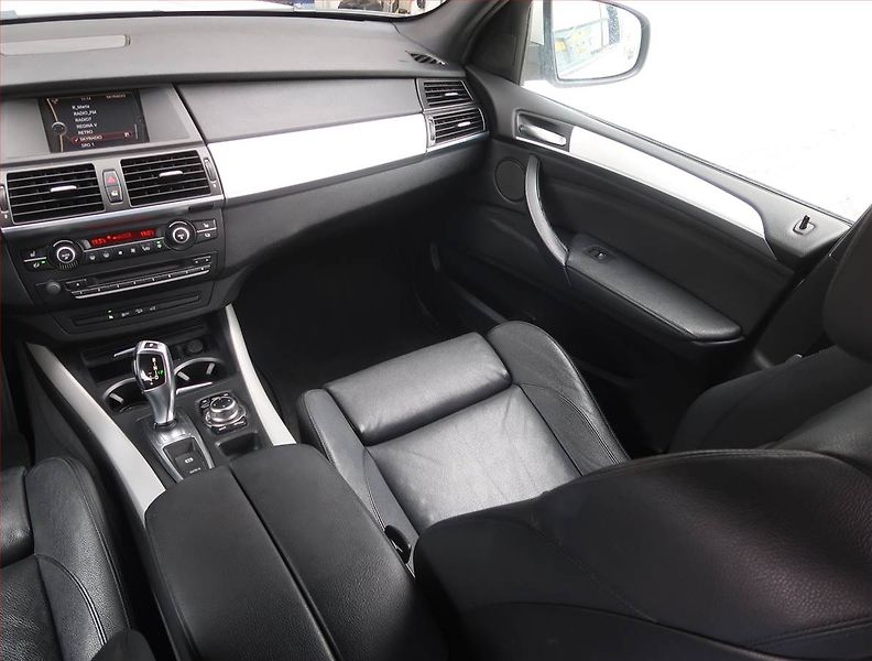 BMW X5 (2012) xDrive40d, 4X4, Automat - fotka 8 z 23