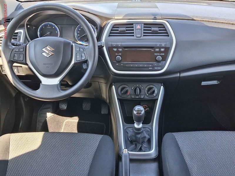 Suzuki SX4 (2014) 1.6DDiS, ČR, AC, TZ, park - fotka 8 z 17