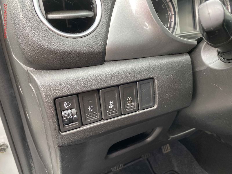 Suzuki Vitara (2018) 1.6 VVT, 2.maj,ČR, AC, temo - fotka 15 z 18