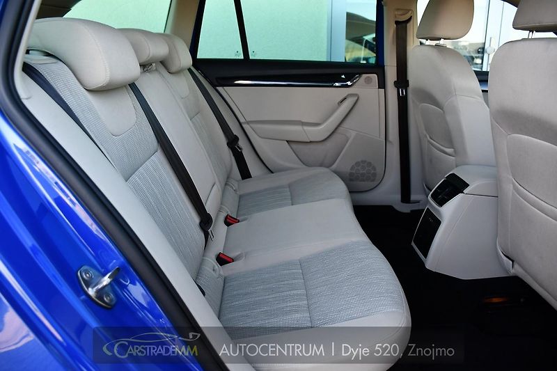 Škoda Octavia 1,6TDi STYLE - fotka 18 z 53