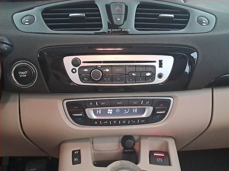 Renault Scénic (2013) 1.6 dCi, nová STK, Tažné - fotka 12 z 15