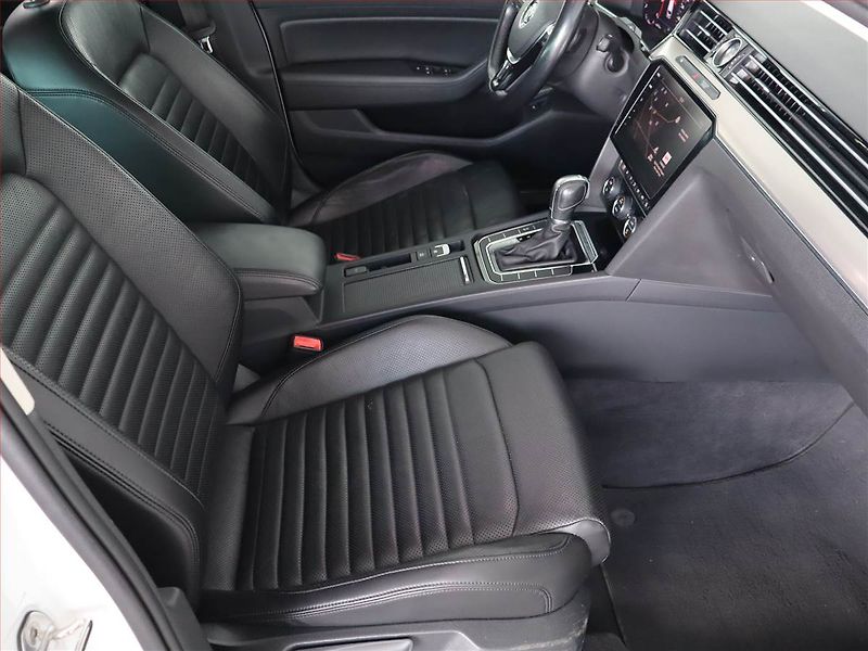 Volkswagen Passat (2018) Highline 2.0 TDI, Automat - fotka 9 z 27