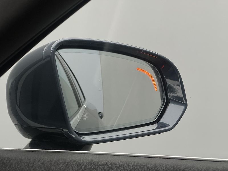 Volvo V90 D4 MOMENTUM PRO POLESTAR AUT - fotka 19 z 47