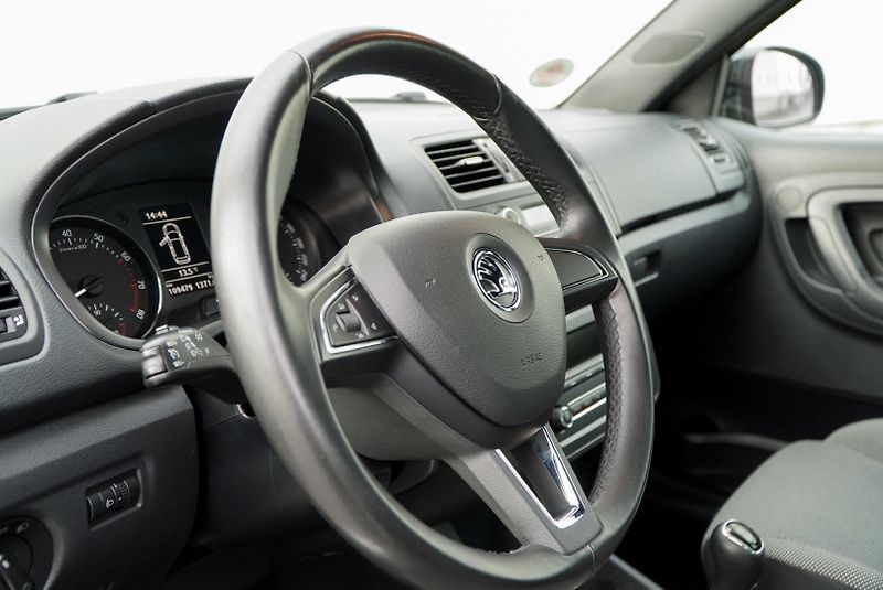 Škoda Fabia 1.2 TSI MONTECARLO - fotka 6 z 37