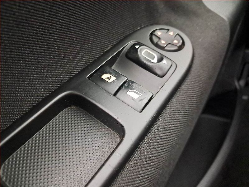 Peugeot 207 (2009) 1.4 VTi, nová STK, rezervace - fotka 15 z 15