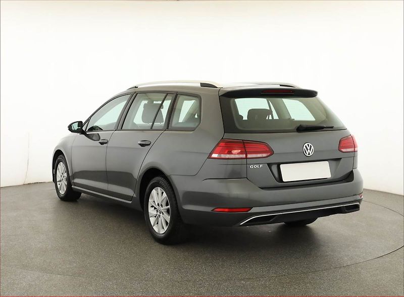 Volkswagen Golf (2018) 1.0 TSI, Tempomat - fotka 4 z 19