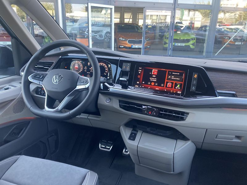 Volkswagen Multivan LONG 1,5TSI PHEV 4MOTION STYLE - fotka 19 z 24
