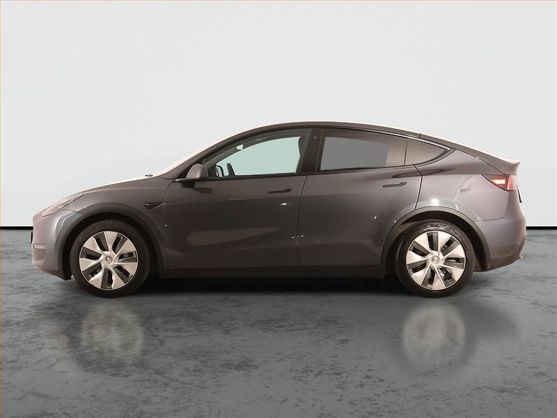 Tesla Model Y (2022) Long Range AWD 79kWh, SoH 92% - fotka 3 z 33